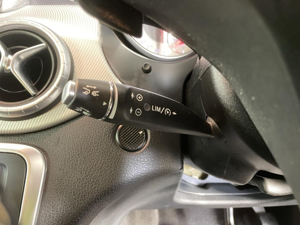 2015 Mercedes-Benz CLA 180 Shooting Break Sports Station Wagon LOW KM + REVERSING CAMERA + PARKING SENSORS