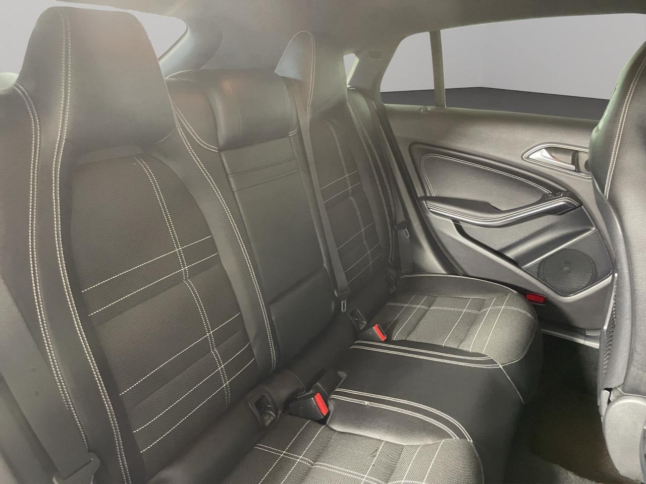 2015 Mercedes-Benz CLA 180 Shooting Break Sports Station Wagon LOW KM + REVERSING CAMERA + PARKING SENSORS