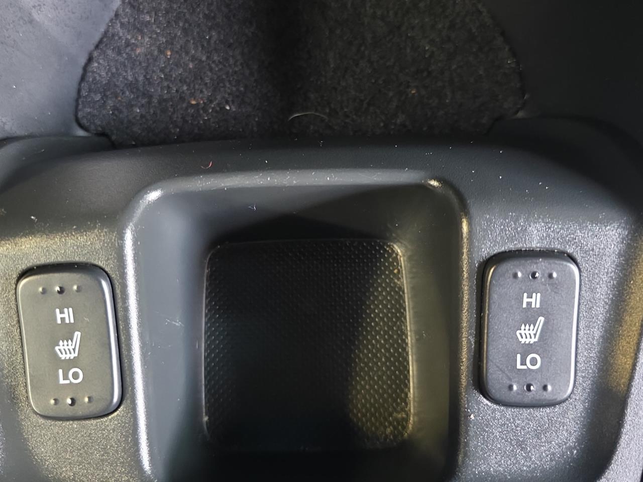 2013 Honda Fit Hybrid Hatchback CRUISE CONTROL + REVERSING CAMERA + HEATED SEATS