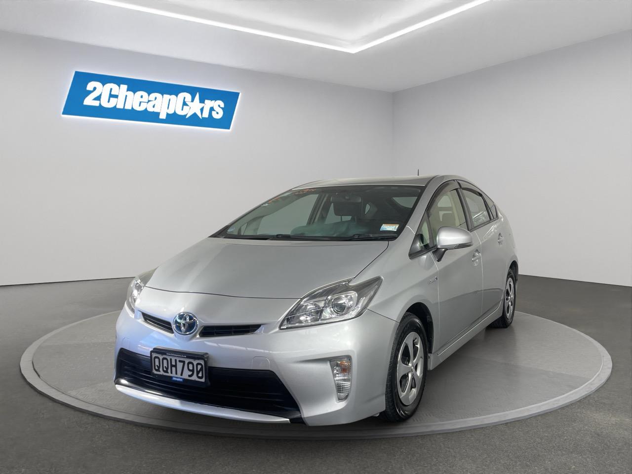 2015 Toyota Prius S Hatchback