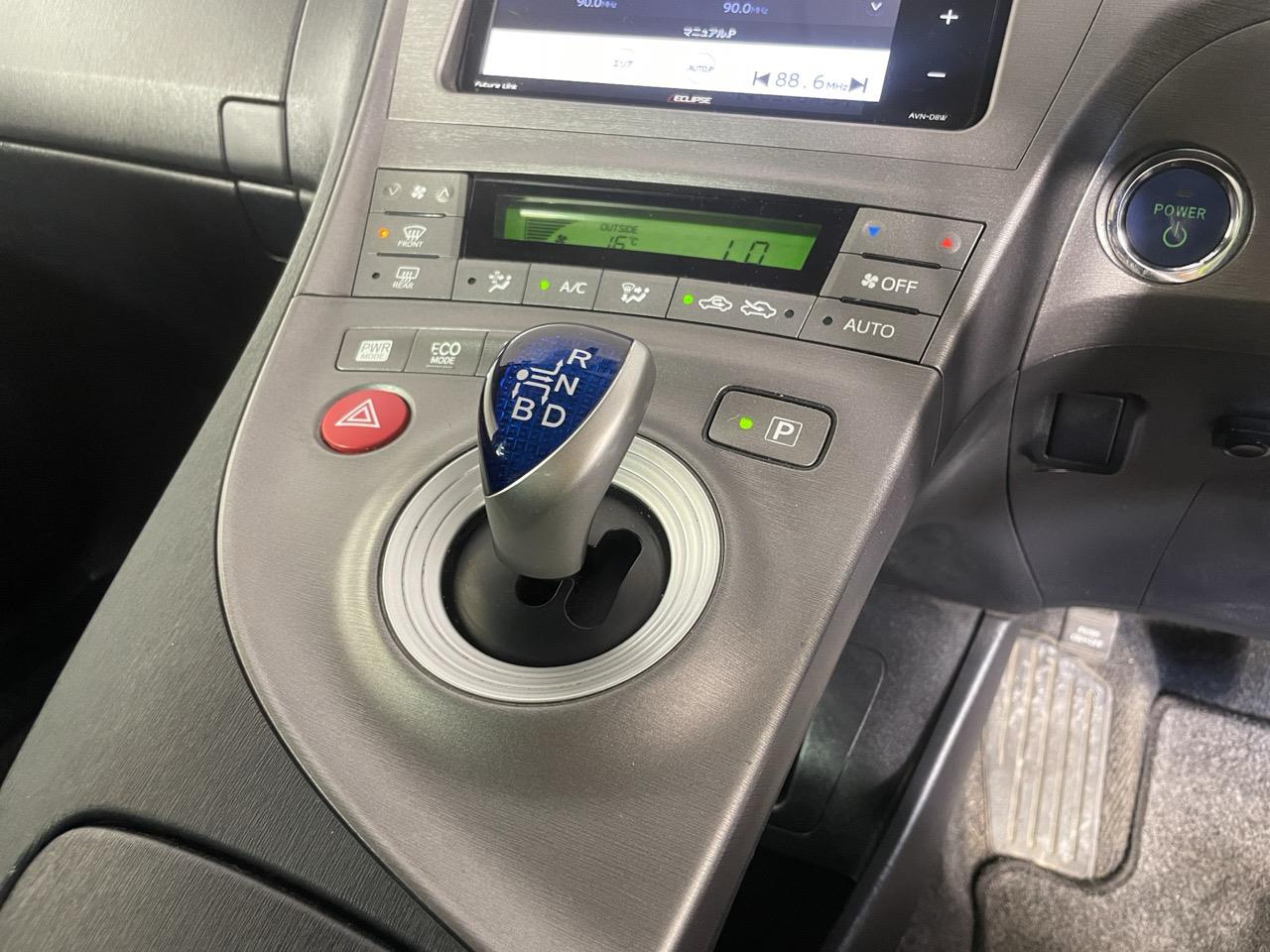 2015 Toyota Prius S Hatchback REVERSING CAMERA + AUTO LIGHTS + PUSH START