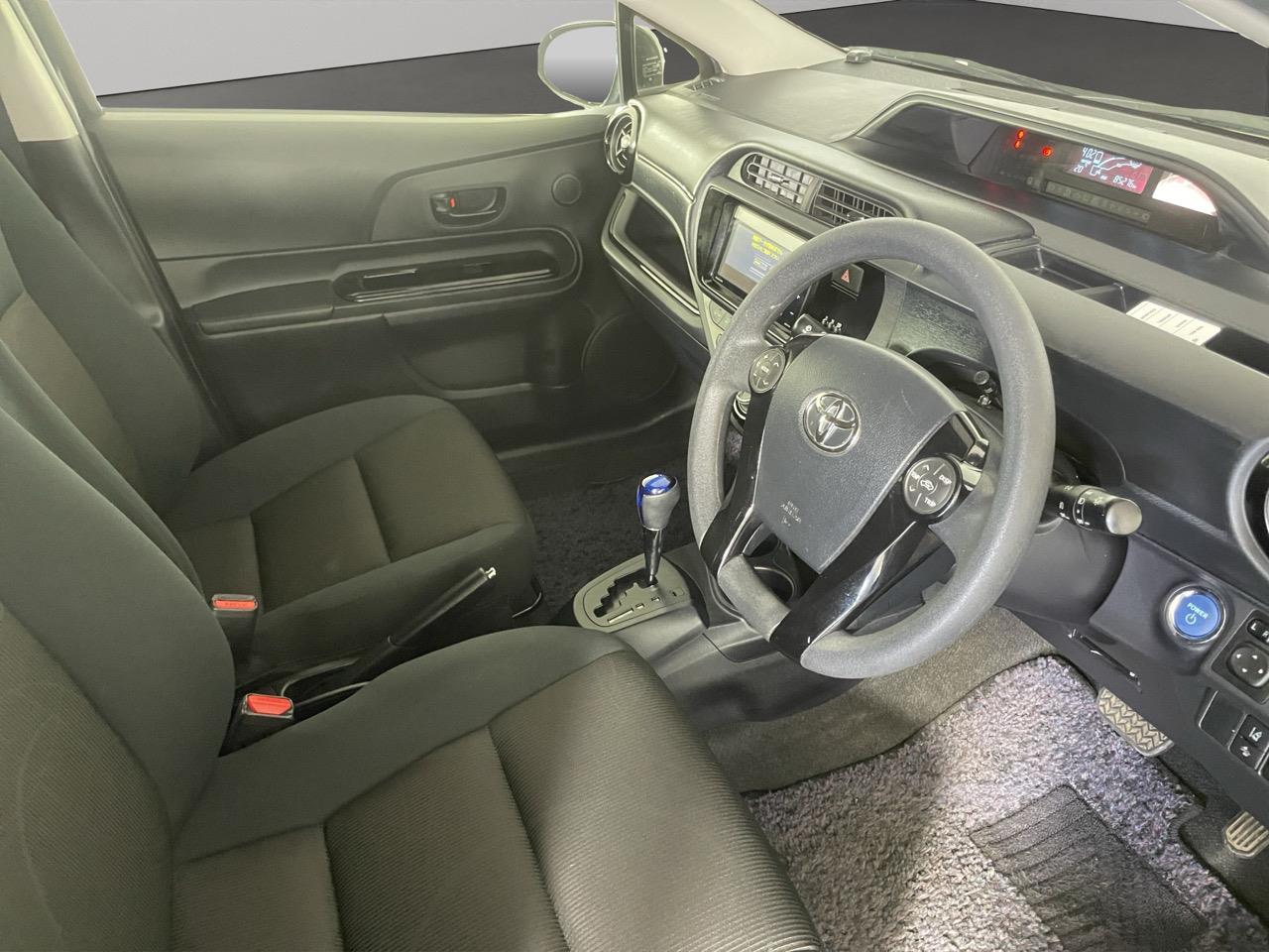 2016 Toyota Aqua Facelift Model S Hatchback REVERSING CAMERA + AUTO LIGHTS + PUSH BUTTON START