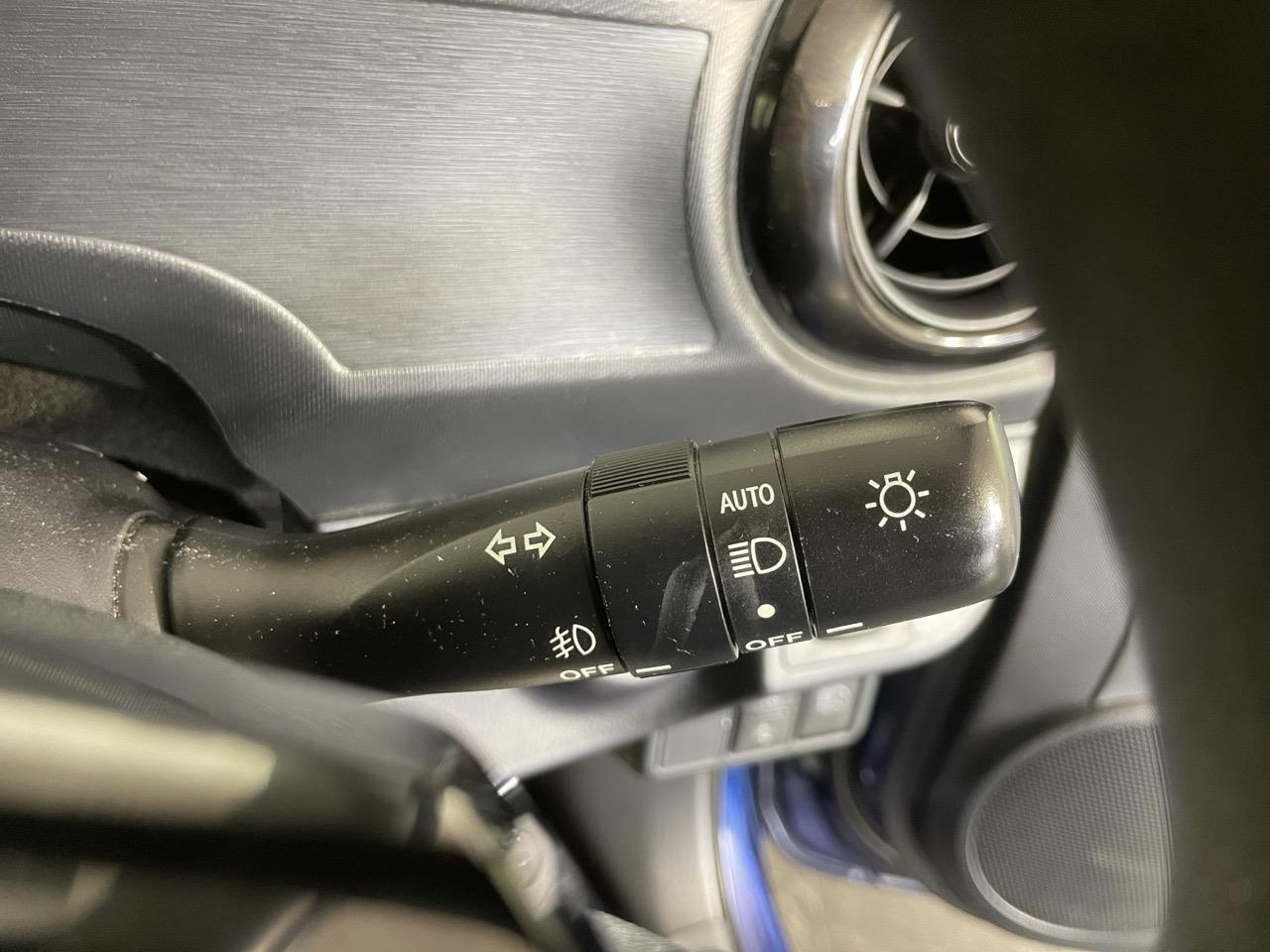 2016 Toyota Aqua Facelift Model S Hatchback REVERSING CAMERA + AUTO LIGHTS + PUSH BUTTON START