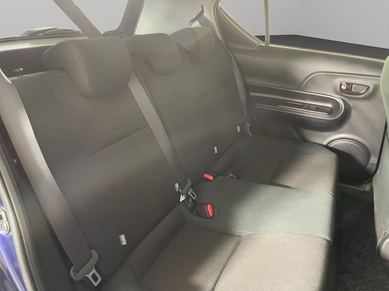 2016 Toyota Aqua Facelift Model S Hatchback REVERSING CAMERA + AUTO LIGHTS + PUSH BUTTON START