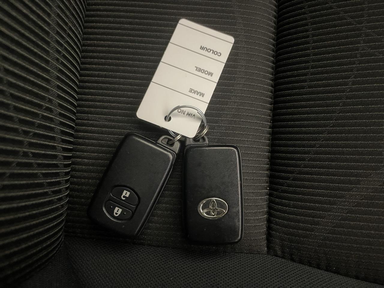 2016 Toyota Aqua Facelift Model S Hatchback REVERSING CAMERA + AUTO LIGHTS + PUSH BUTTON START