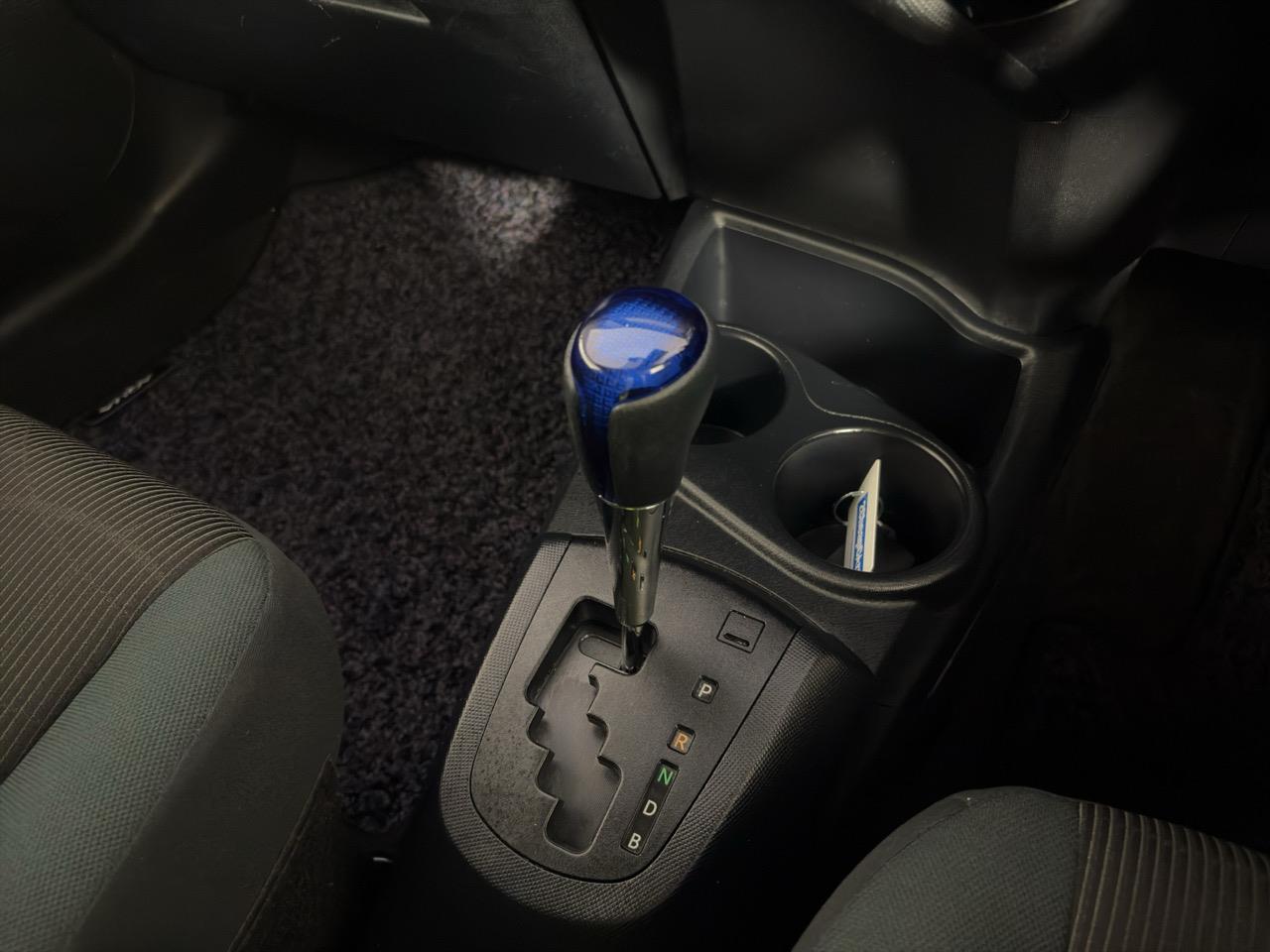 2016 Toyota Aqua Facelift Model S  REVESING CAMERA + PUSH SRART + AUTO LIGHTS