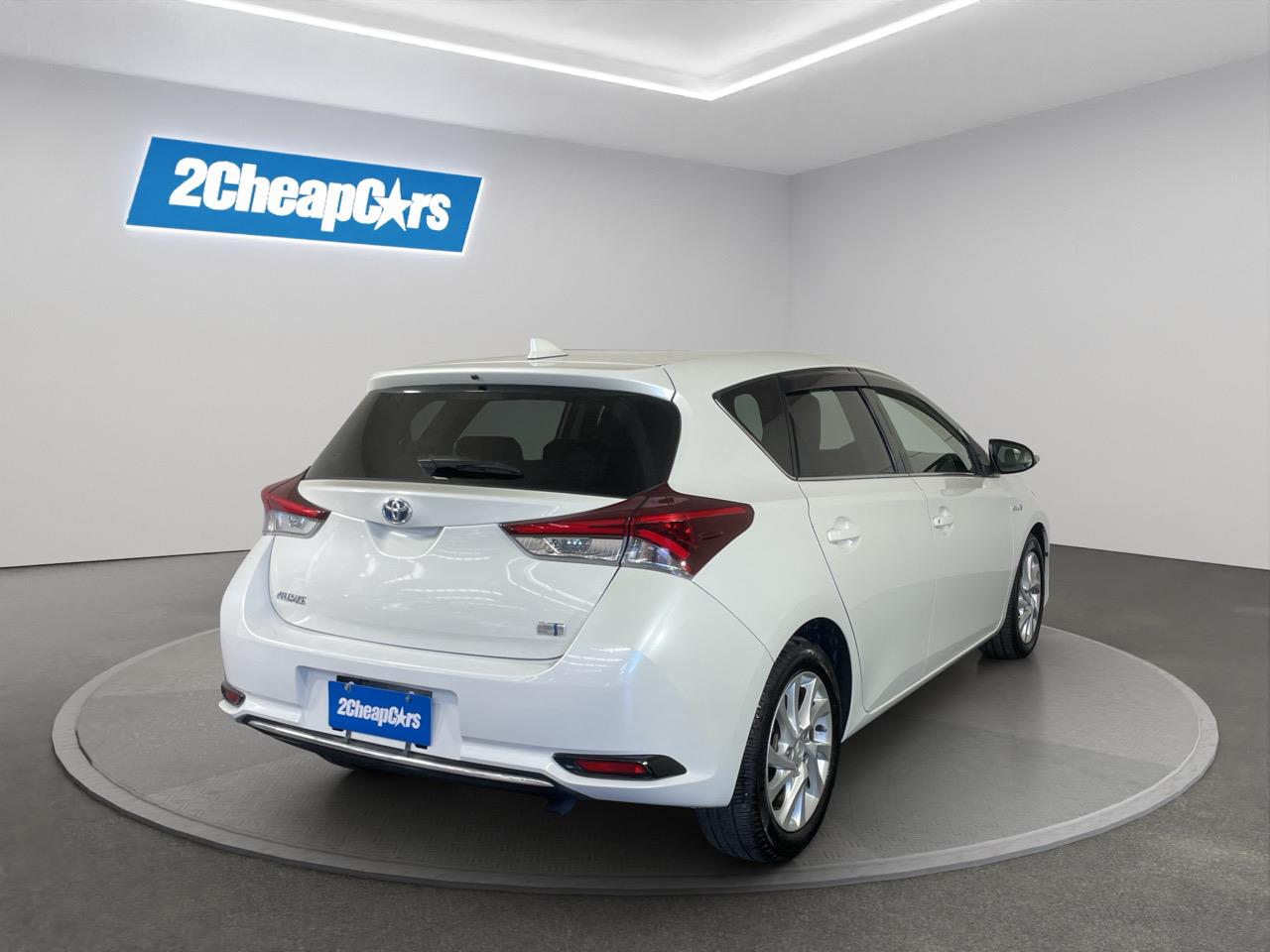 2017 Toyota Auris Corolla Hybrid G Hatchback LOW KM + AUTO LIGHTS + PUSH START
