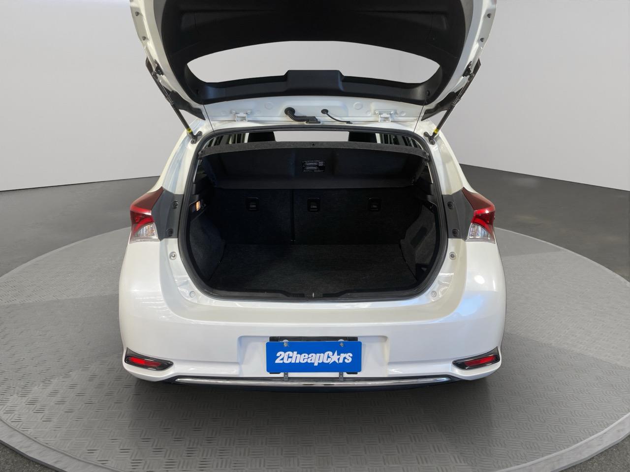 2017 Toyota Auris Corolla Hybrid G Hatchback LOW KM + AUTO LIGHTS + PUSH START