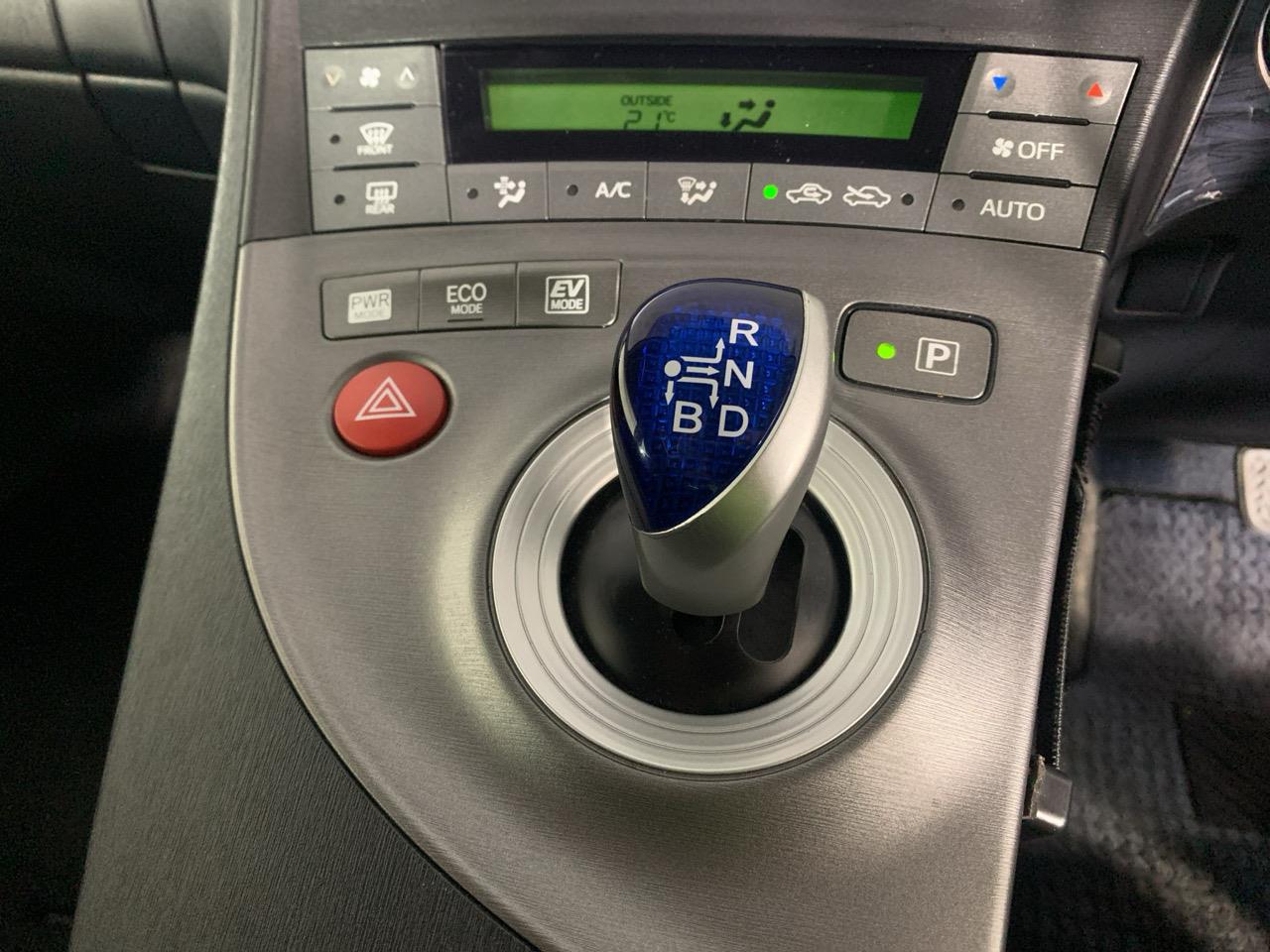 2014 Toyota Prius S Hatchback PUSH BUTTON START + AUTO LIGHTS