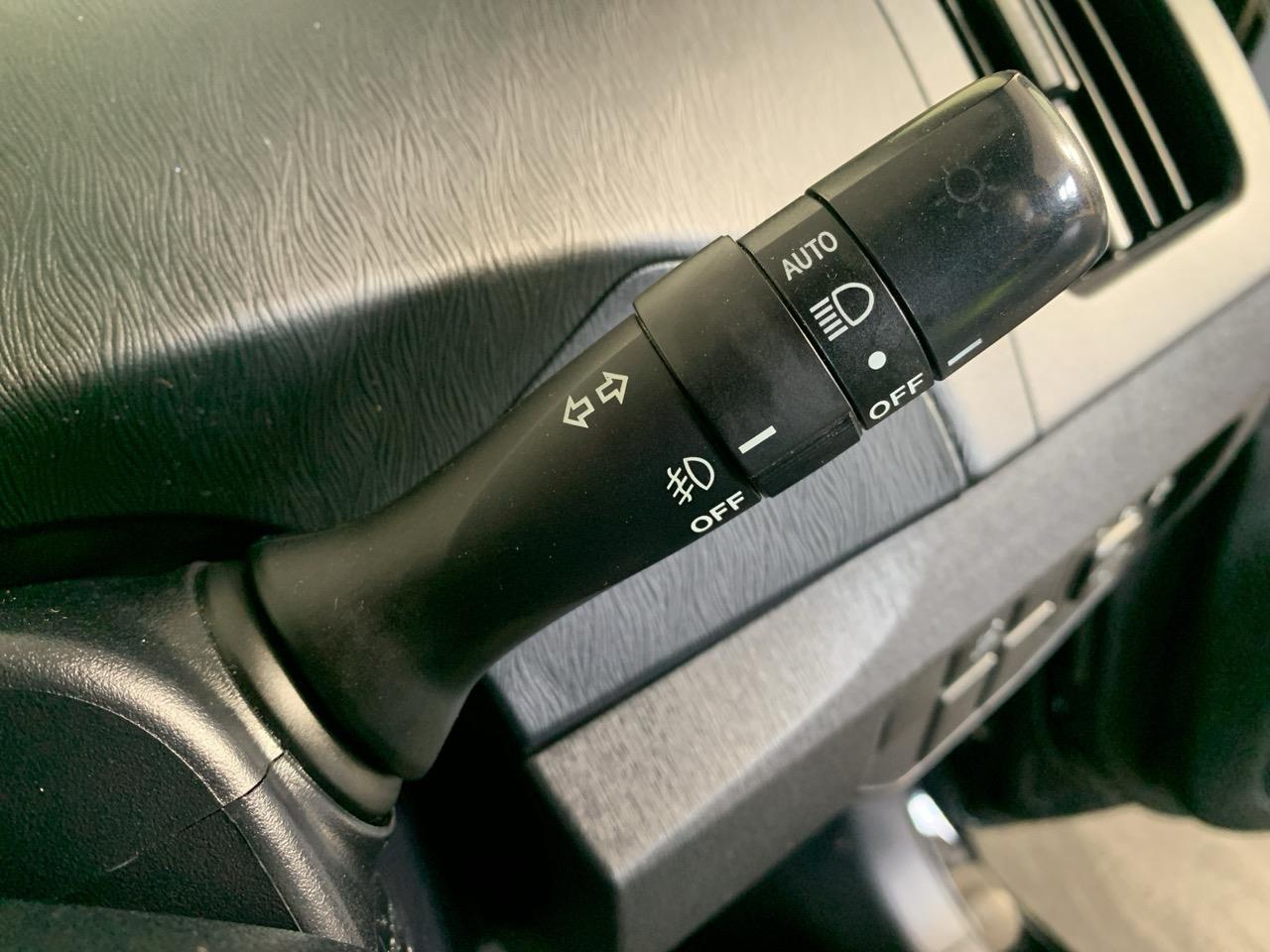 2014 Toyota Prius S Hatchback PUSH BUTTON START + AUTO LIGHTS