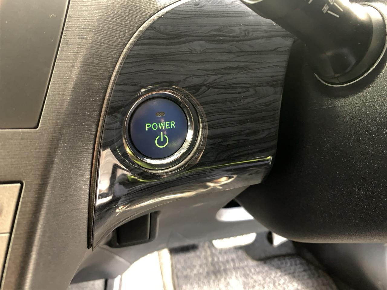 2014 Toyota Prius S Hatchback PUSH BUTTON START + AUTO LIGHTS