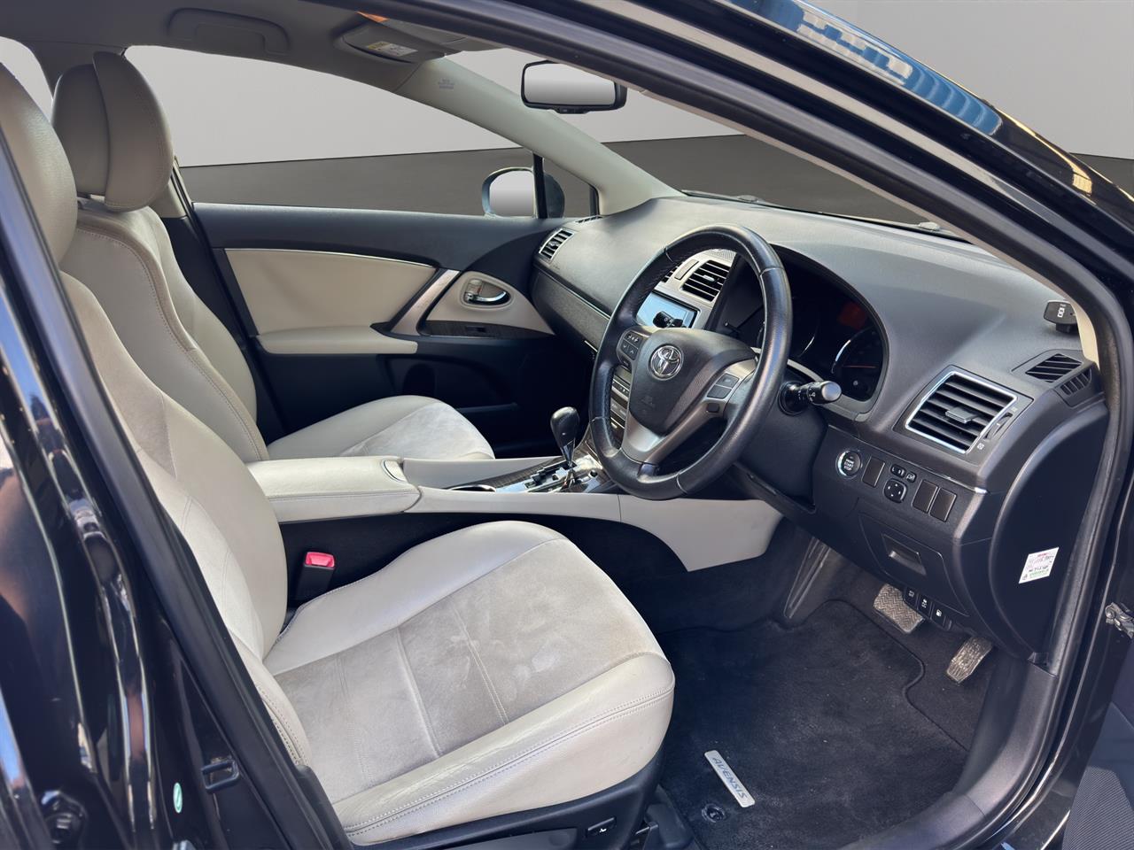 2013 Toyota Avensis WAGON LI Station Wagon PADDLE SHIFT + CRUISE CONTROL + REVERSING CAMERA