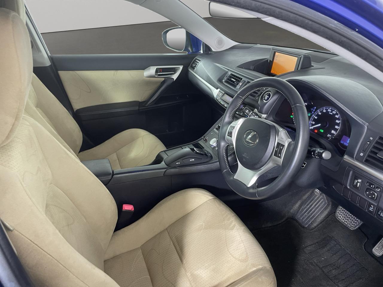 2012 Lexus CT200h  Hatchback HEATED SEATS + REVERSING CAMERA + PUSH START