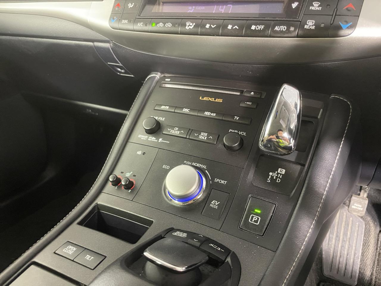 2012 Lexus CT200h  Hatchback HEATED SEATS + REVERSING CAMERA + PUSH START