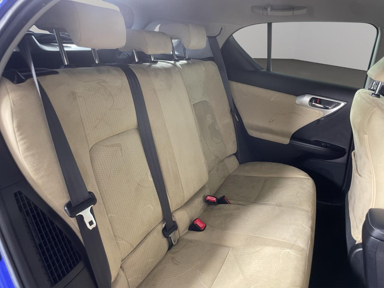 2012 Lexus CT200h  Hatchback HEATED SEATS + REVERSING CAMERA + PUSH START