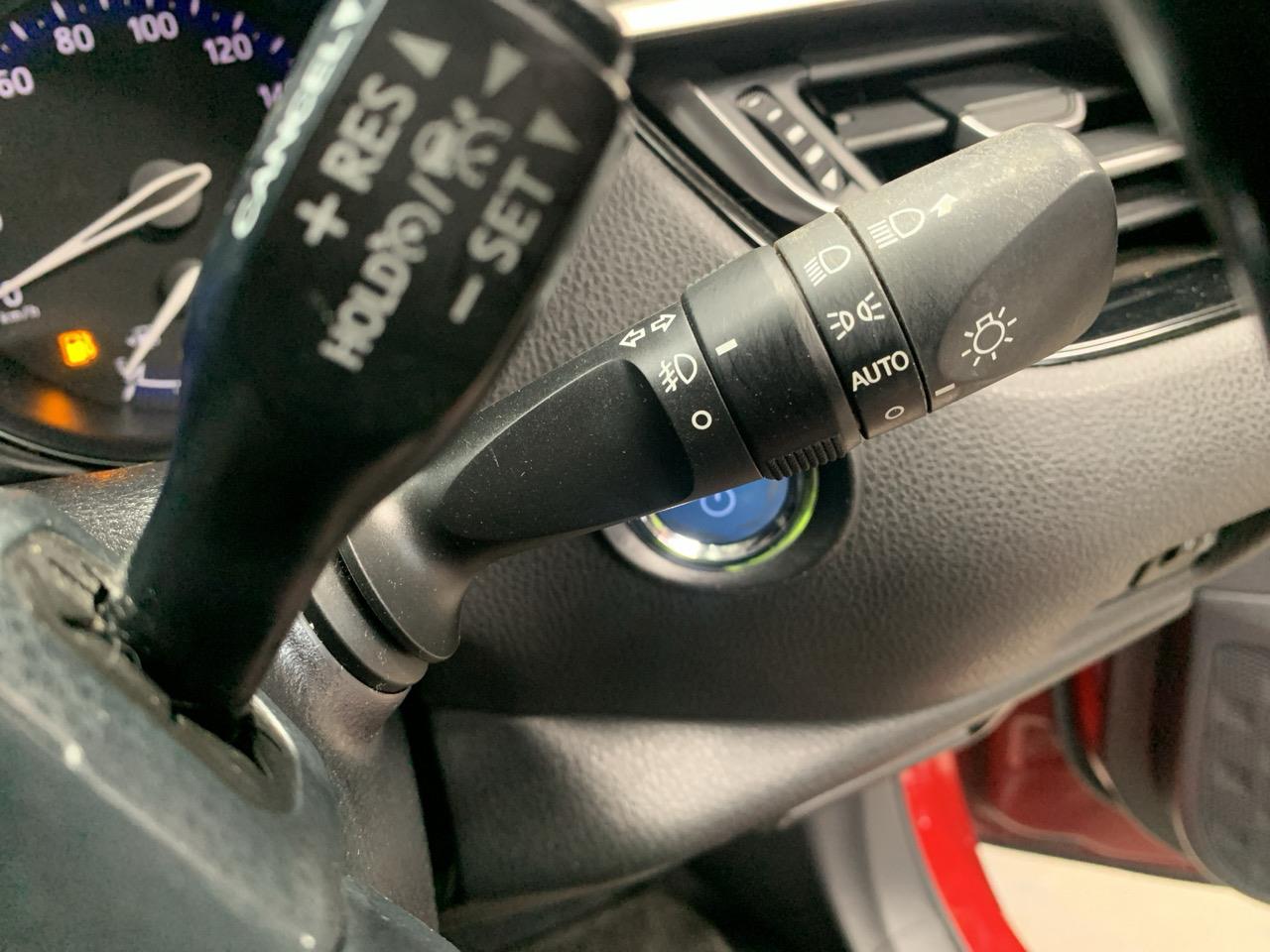 2017 Toyota C-HR HYBRID G LEATHER EDITION RV/SUV CRUISE CONTROL + HEATED SEATS + REVERSING CAMERA