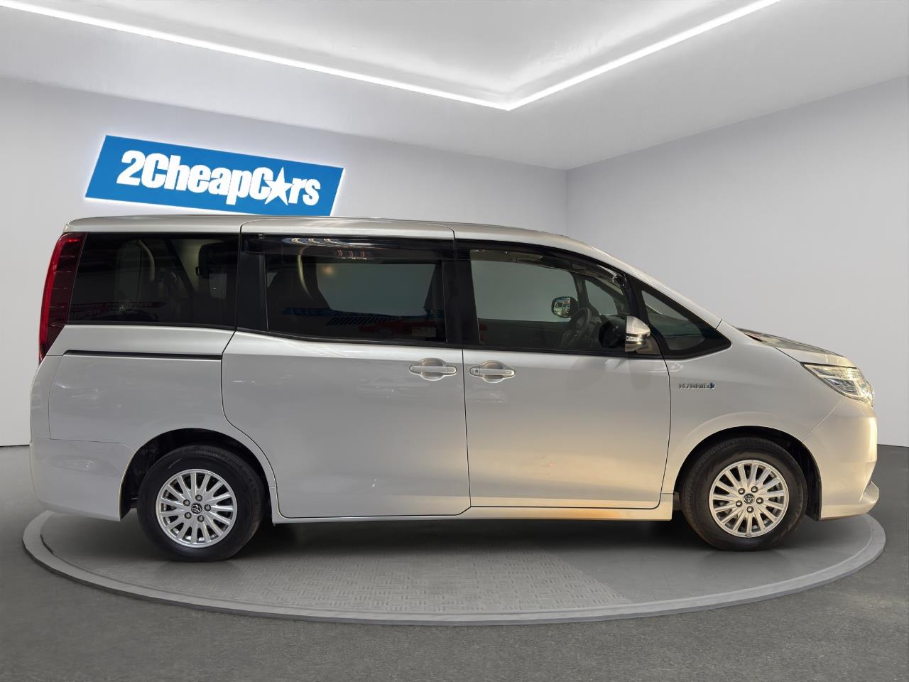 2014 Toyota Noah Hybrid X People Mover POWER SLIDING DOOR + SMART KEY