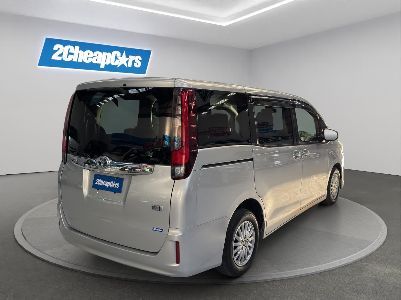 2014 Toyota Noah Hybrid X People Mover POWER SLIDING DOOR + SMART KEY