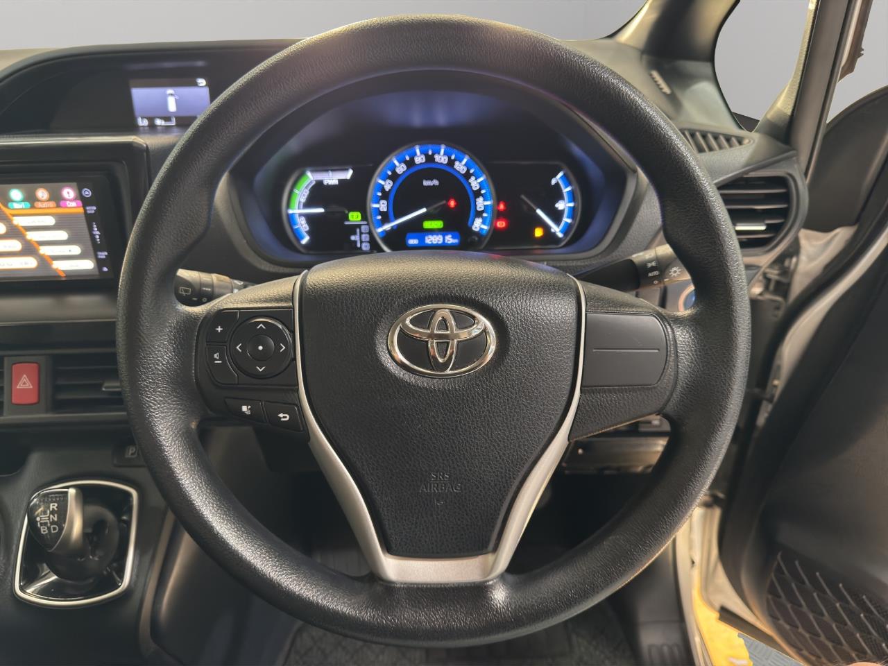 2014 Toyota Noah Hybrid X People Mover POWER SLIDING DOOR + SMART KEY