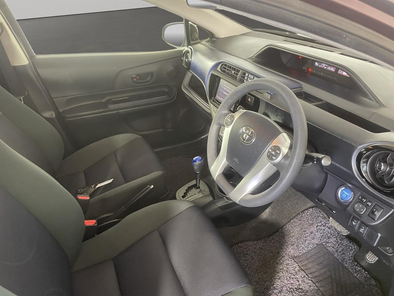 2015 Toyota Aqua Facelift Model S Hatchback REVERSING CAMERA + HEATED SEATS + PUSH START