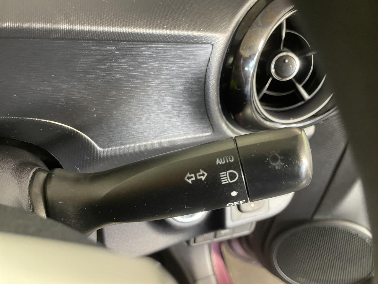 2015 Toyota Aqua Facelift Model S Hatchback REVERSING CAMERA + HEATED SEATS + PUSH START