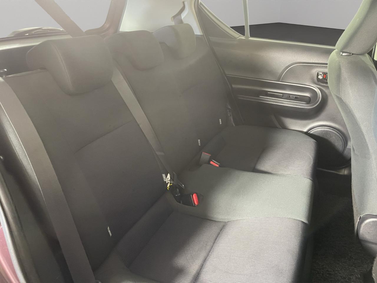 2015 Toyota Aqua Facelift Model S Hatchback REVERSING CAMERA + HEATED SEATS + PUSH START