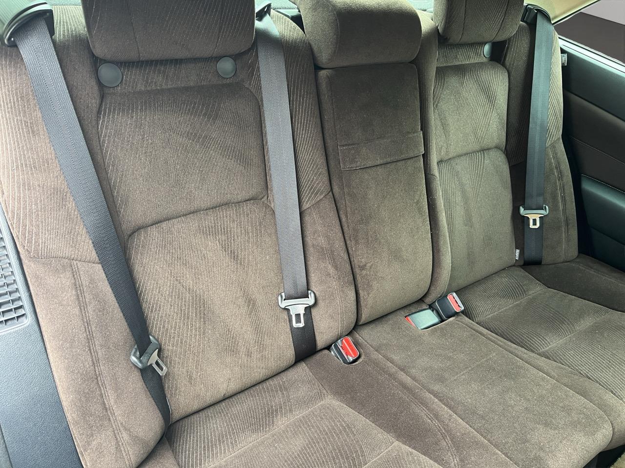 2013 Toyota Crown Hybrid Royal Saloon Sedan HYBRID LUXURY SEDAN + CRUISE CONTROL 