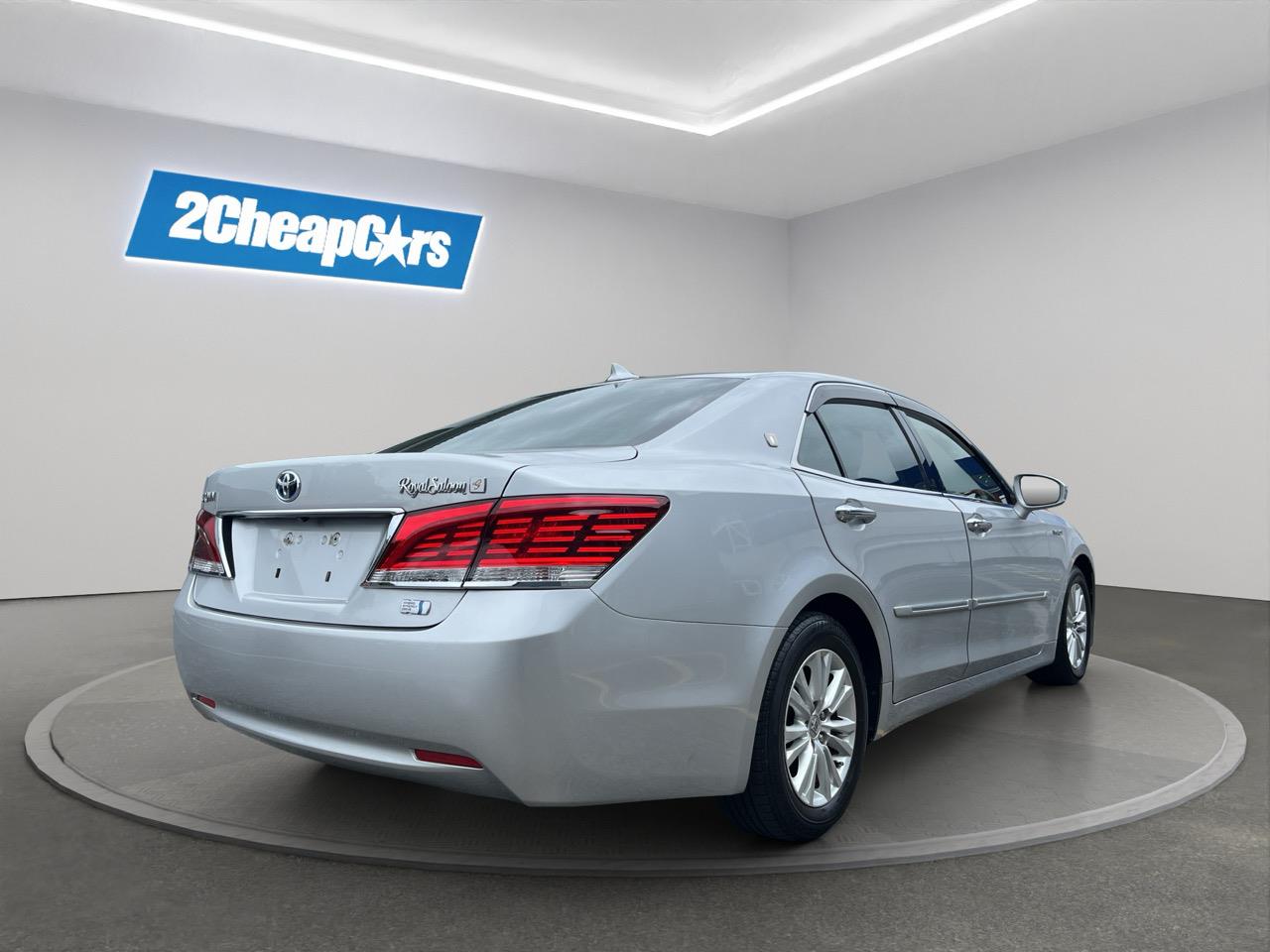 2013 Toyota Crown Hybrid Royal Saloon Sedan HYBRID LUXURY SEDAN + CRUISE CONTROL 