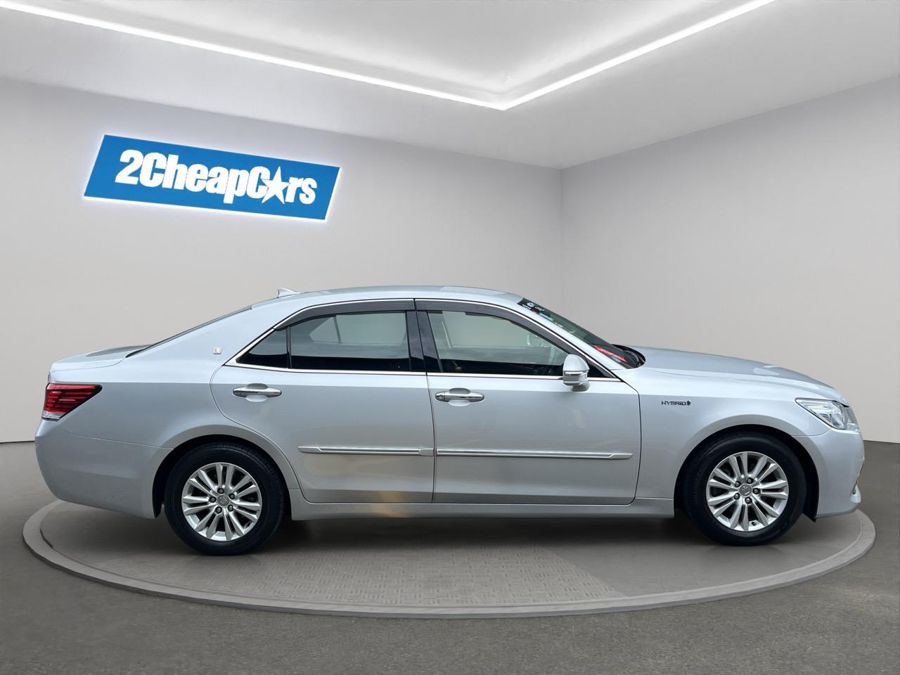 2013 Toyota Crown Hybrid Royal Saloon Sedan HYBRID LUXURY SEDAN + CRUISE CONTROL 