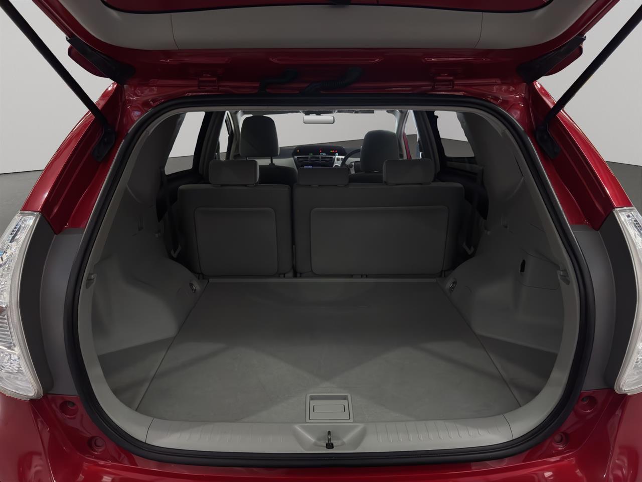 2012 Toyota Prius Alpha S Station Wagon SMART KEY + GREAT SPACE + GREAT FUEL EFFICIENCY