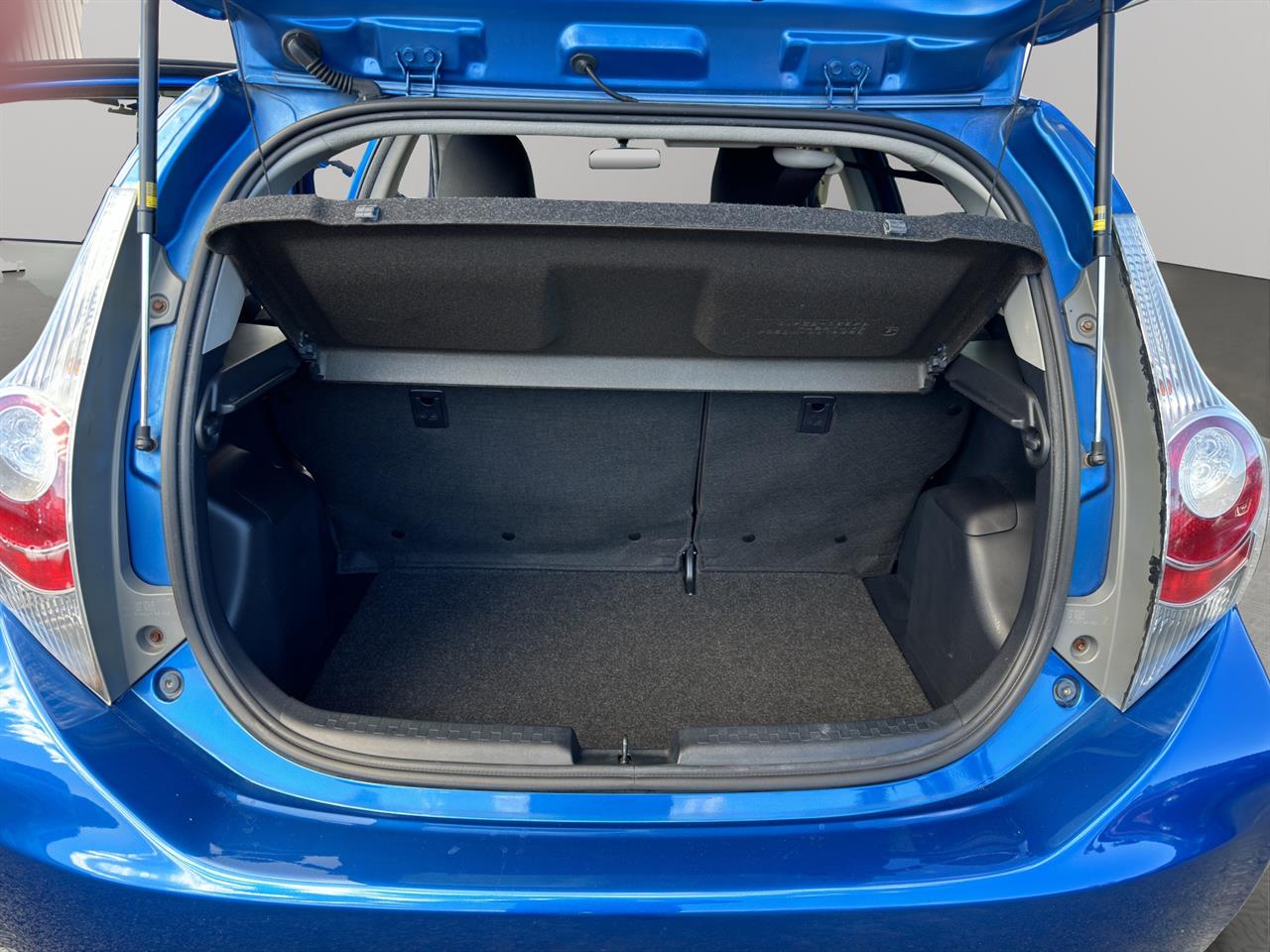 2013 Toyota Aqua S Hybrid PUSH BUTTON START + AUTO LIGHTS + MAG WHEELS