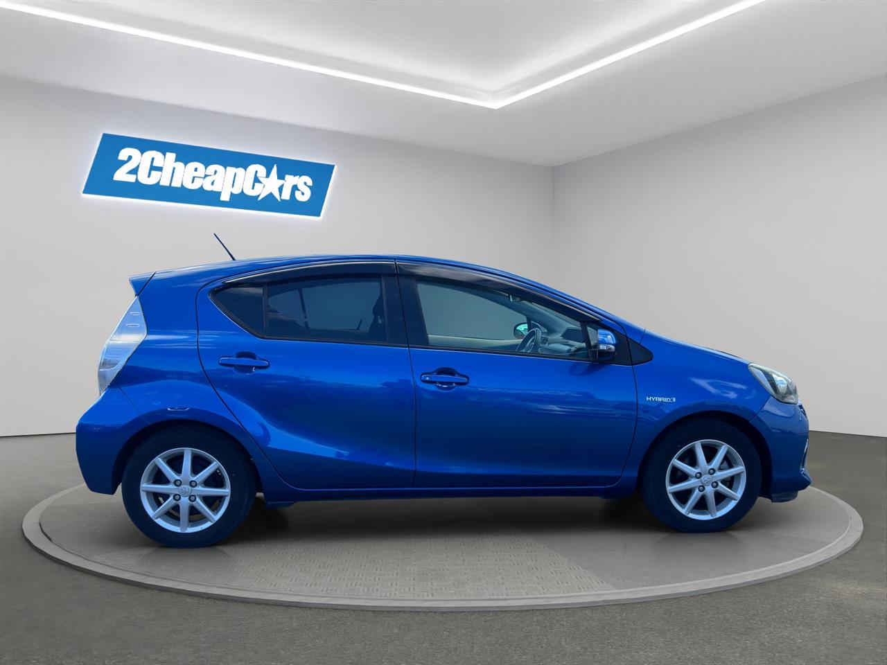 2013 Toyota Aqua S Hybrid PUSH BUTTON START + AUTO LIGHTS + MAG WHEELS