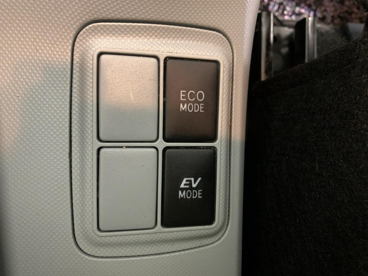 2012 Toyota Aqua S Hatchback LOW KM + REVERSING CAMERA