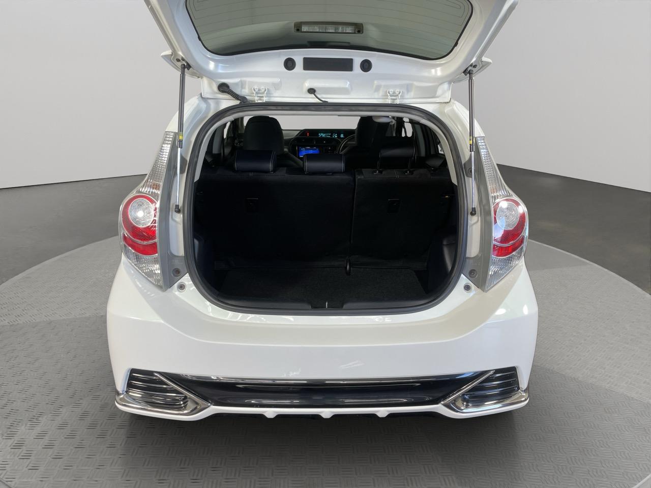 2014 Toyota Aqua Hybrid Gs Hatchback REVERSING CAMERA + AUTO LIGHTS + PUSH START