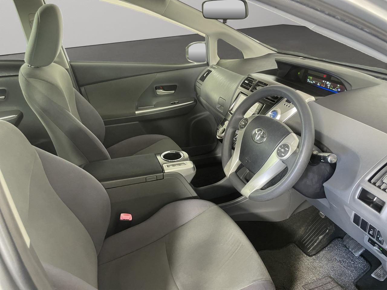 2013 Toyota Prius Alpha S Station Wagon AUTO LIGHTS + PUSH START + GREAT SPACE