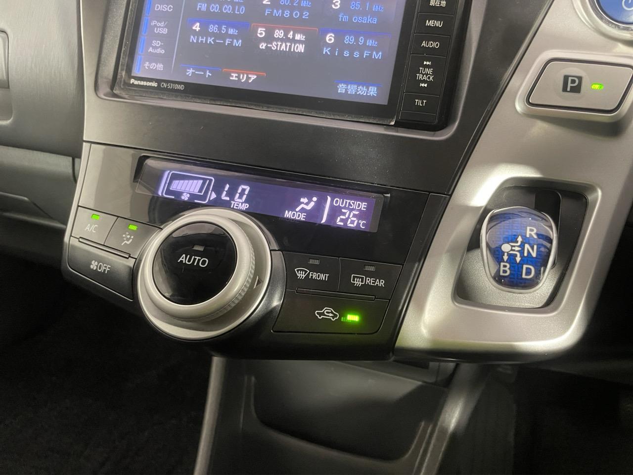 2013 Toyota Prius Alpha S Station Wagon AUTO LIGHTS + PUSH START + GREAT SPACE