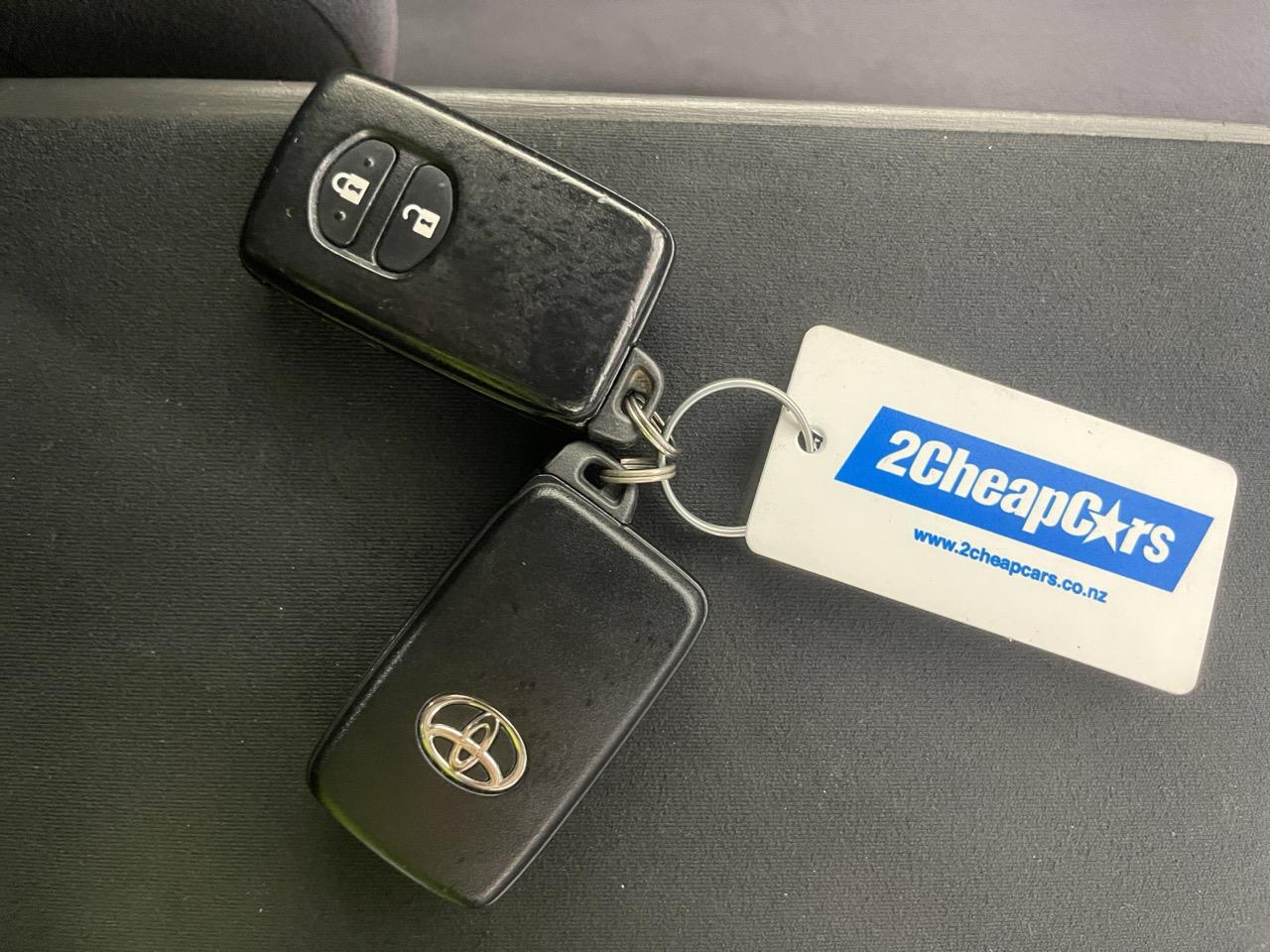 2013 Toyota Prius Alpha S Station Wagon AUTO LIGHTS + PUSH START + GREAT SPACE