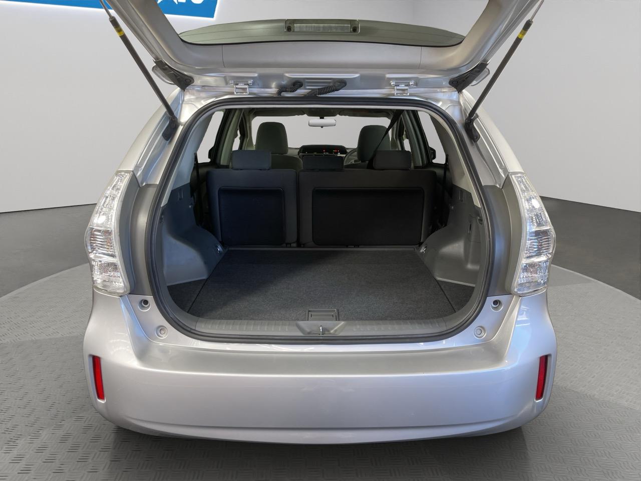 2013 Toyota Prius Alpha S Station Wagon AUTO LIGHTS + PUSH START + GREAT SPACE