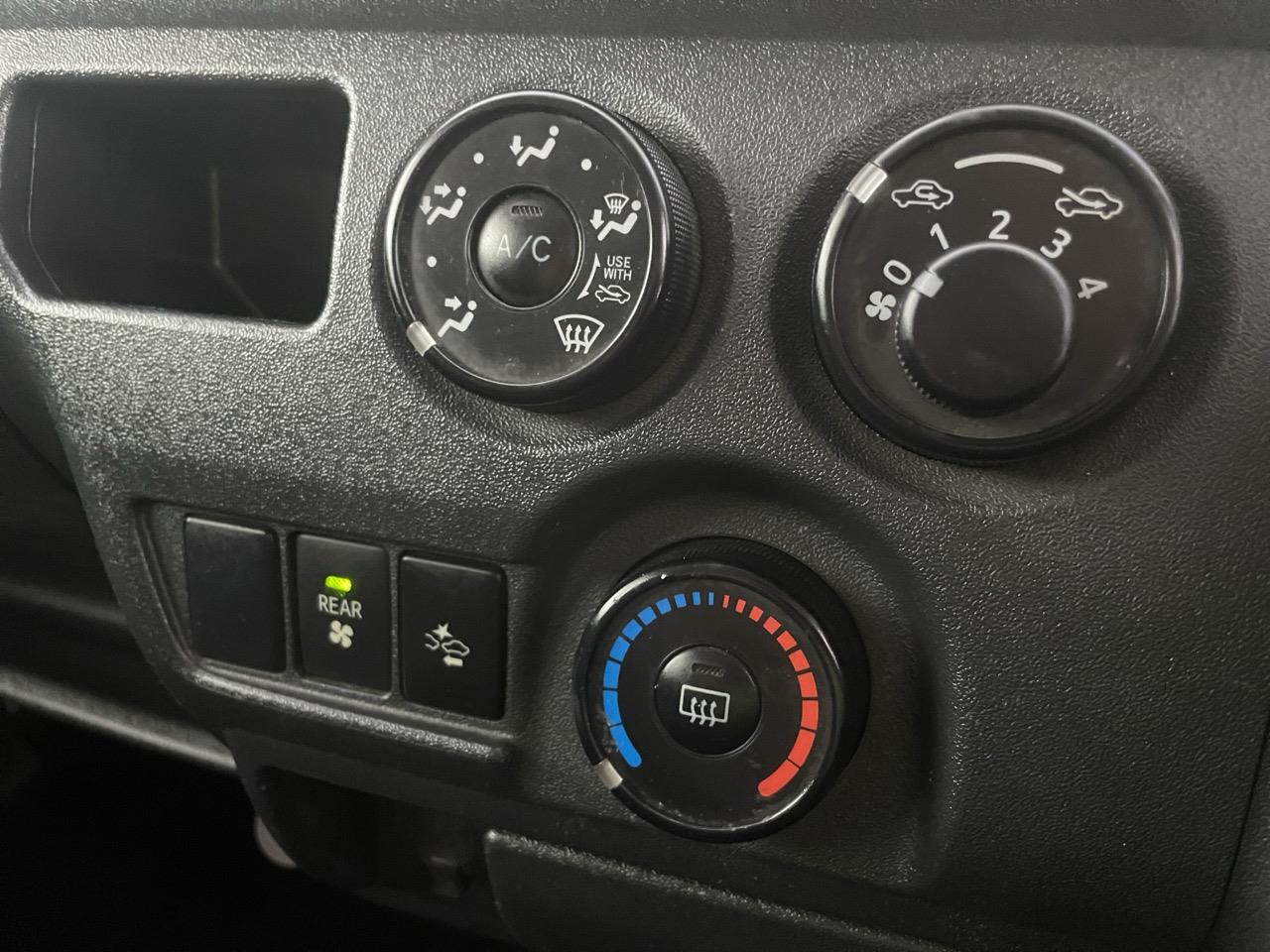 2018 Toyota Hiace Regius 2.8L Diesel Van LOW KM + REVERSING CAMERA + GREAT SPACE