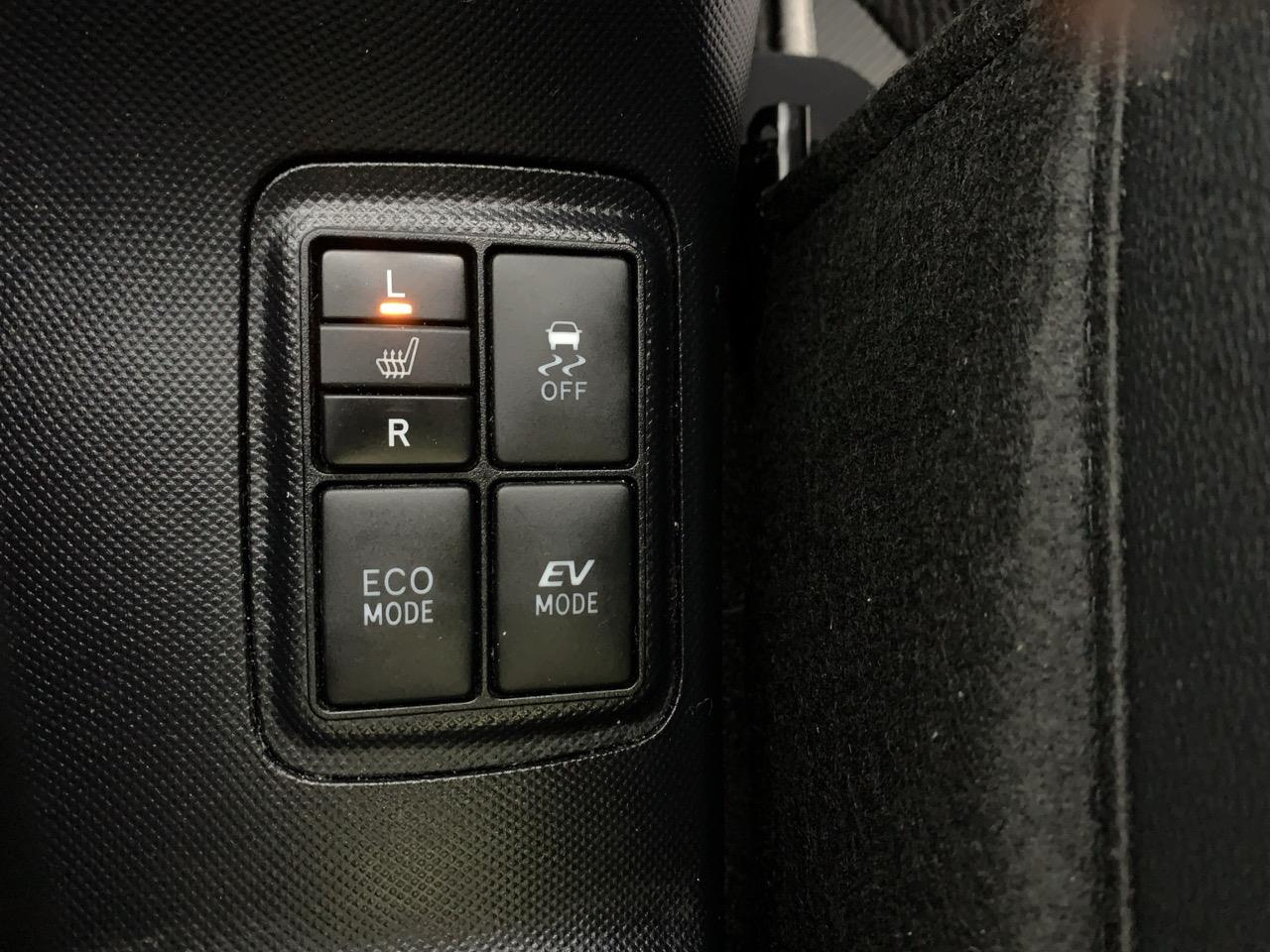 2015 Toyota Aqua G G's Hatchback CRUISE CONTROL + HEATED SEATS + REVERSING CAMERA