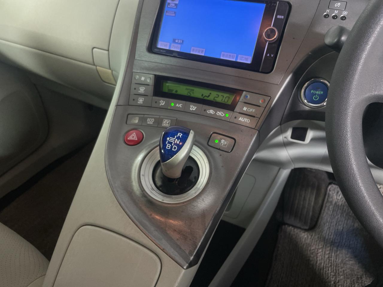 2012 Toyota Prius S Hatchback REVERSING CAMERA + AUTO LIGHTS + PUSH BUTOTN START