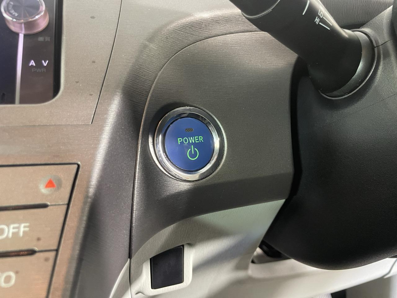 2012 Toyota Prius S Hatchback REVERSING CAMERA + AUTO LIGHTS + PUSH BUTOTN START