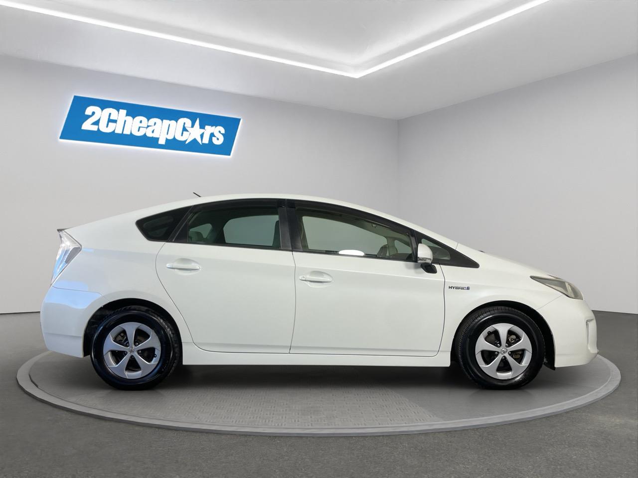 2012 Toyota Prius S Hatchback REVERSING CAMERA + AUTO LIGHTS + PUSH BUTOTN START