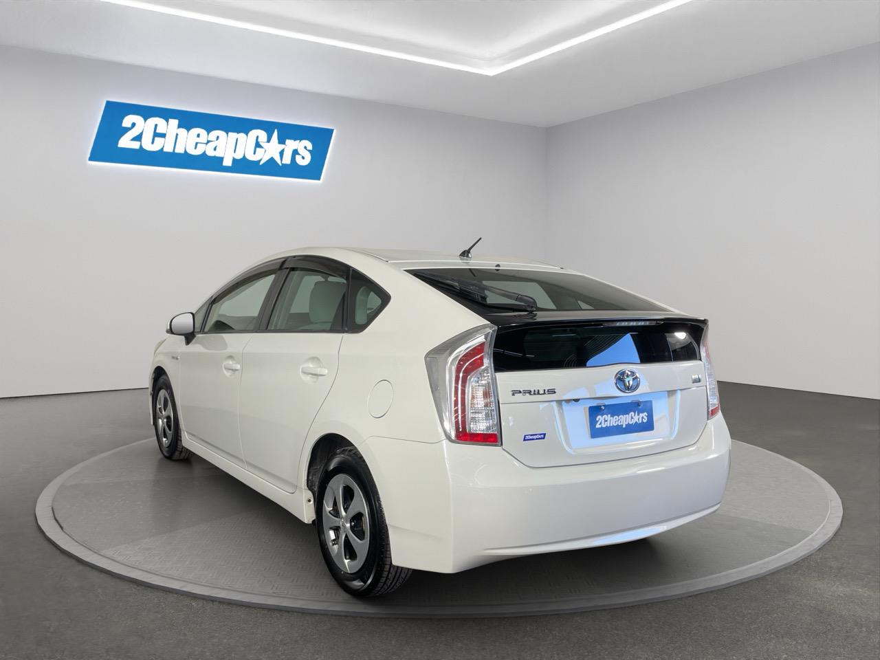 2012 Toyota Prius S Hatchback REVERSING CAMERA + AUTO LIGHTS + PUSH BUTOTN START