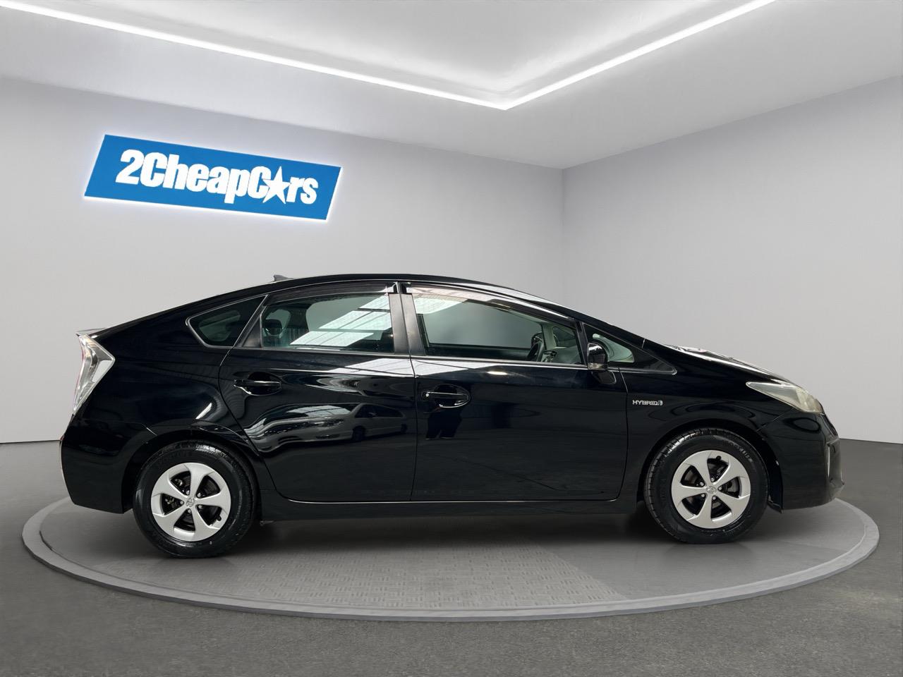 2013 Toyota Prius G Hatchback SEE US FOR FINANCE! BUY NOW PAY IN 6 MONTHS!*