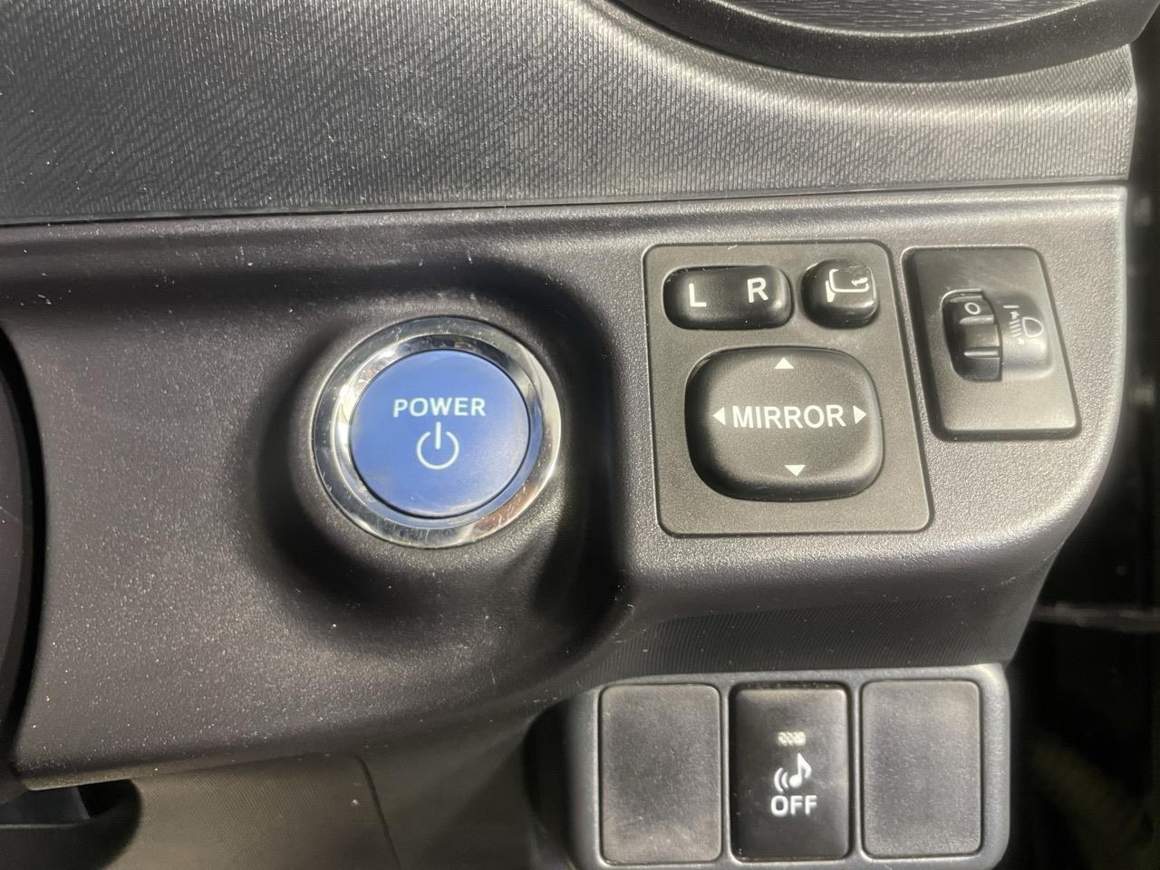 2013 Toyota Aqua S Hatchback AUTO LIGHTS + PUSH BUTTON START