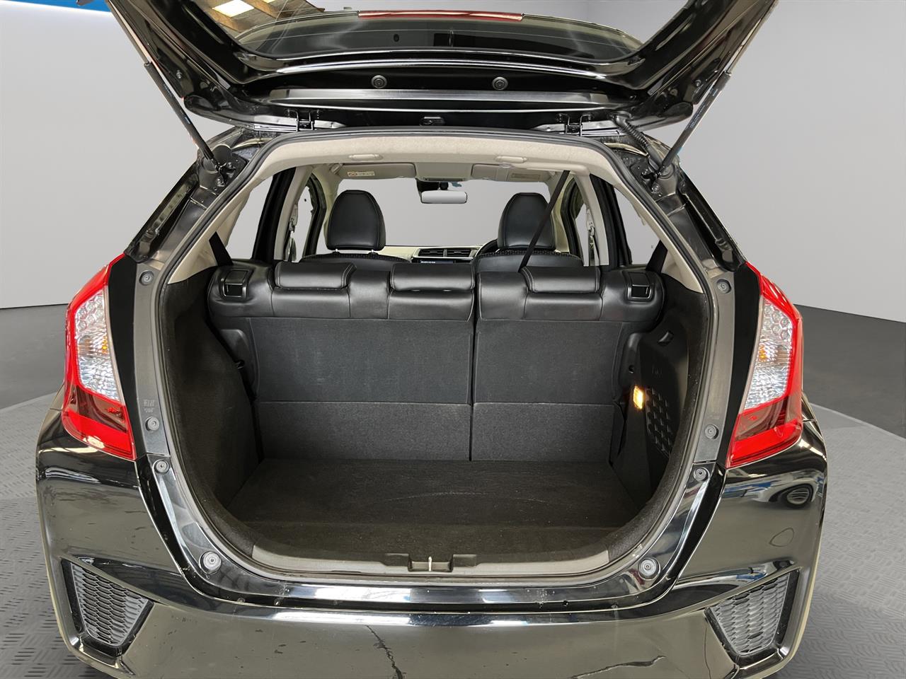 2015 Honda Fit Jazz Hybrid New Shape Hatchback SMART KEY + REVERSING CAMERA + CRUISE CONTROL