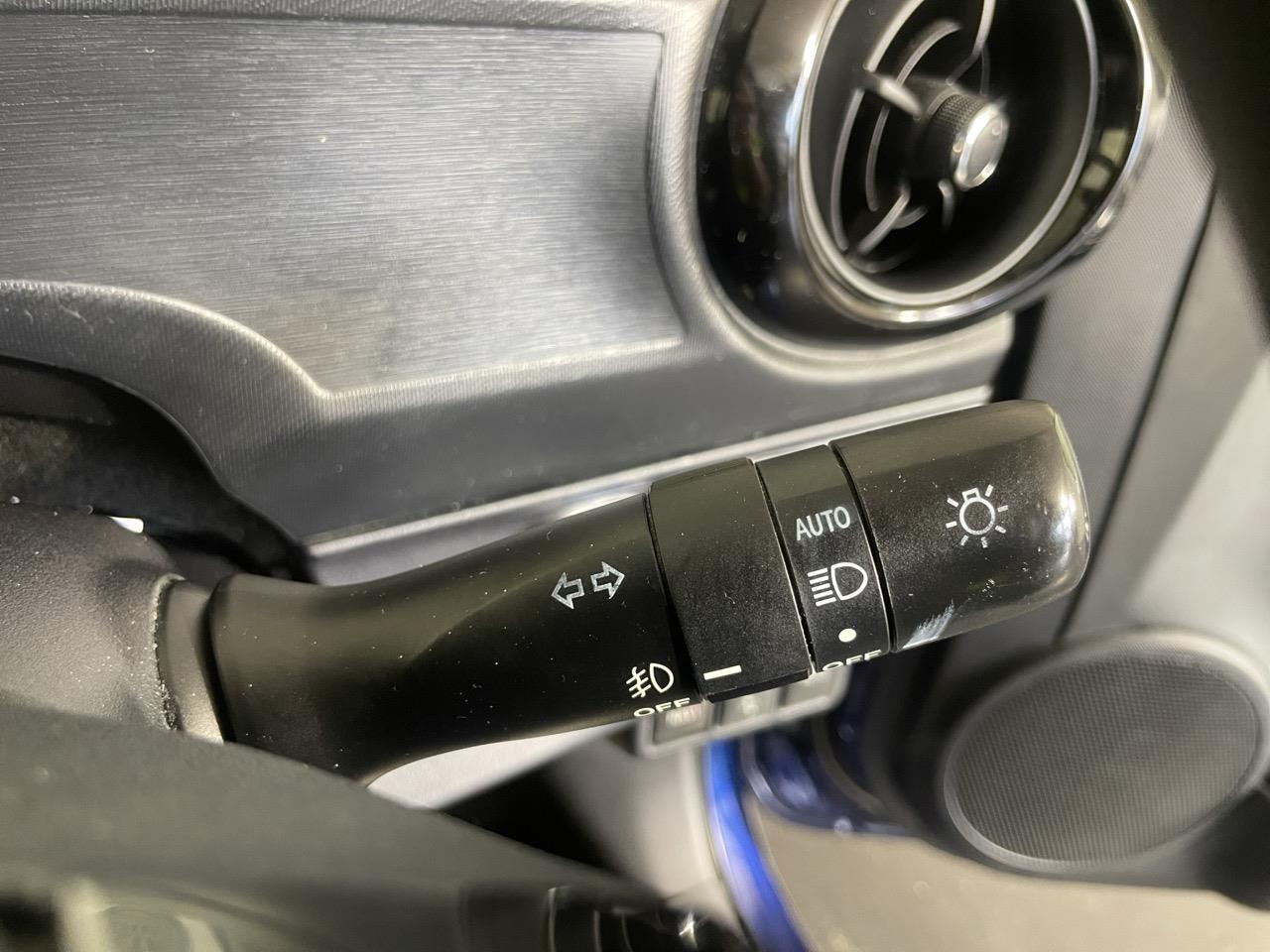 2017 Toyota Aqua Facelift Model S Hatchback REVERSING CAMERA + AUTO LIGHTS + PUSH BUTTON START