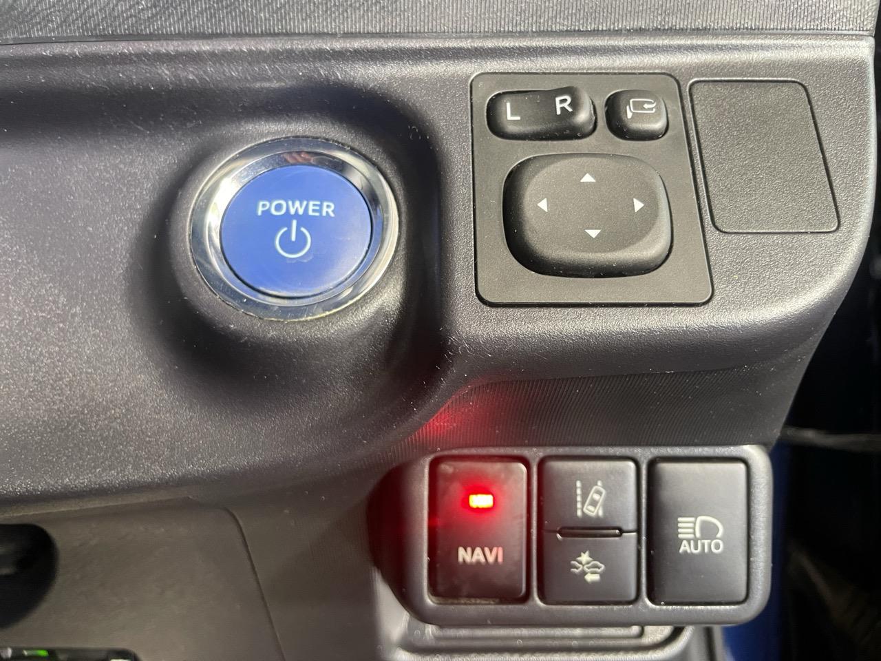 2017 Toyota Aqua Facelift Model S Hatchback REVERSING CAMERA + AUTO LIGHTS + PUSH BUTTON START