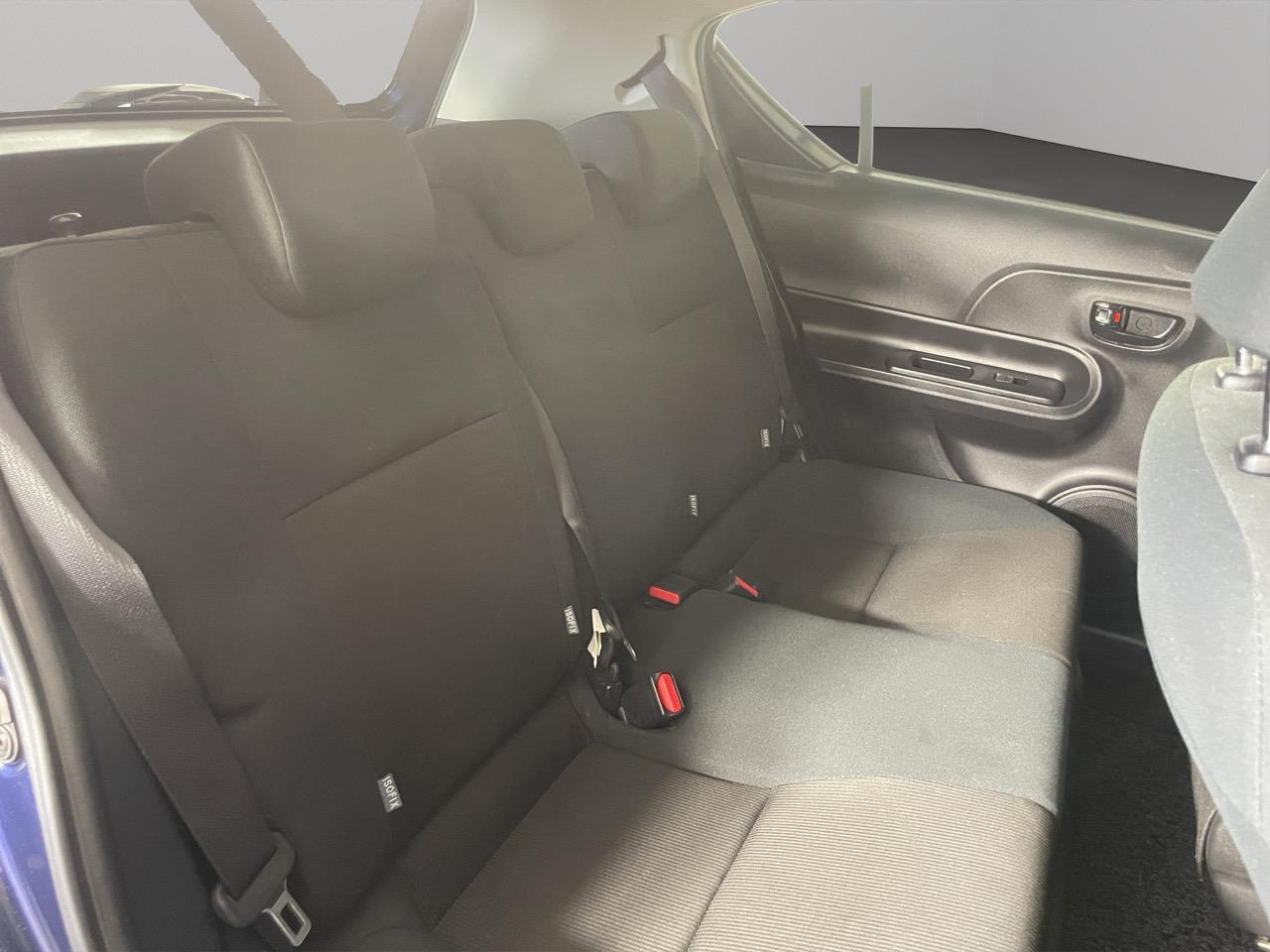 2017 Toyota Aqua Facelift Model S Hatchback REVERSING CAMERA + AUTO LIGHTS + PUSH BUTTON START